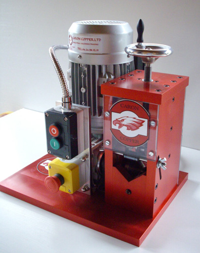 Caron Copper LTD - Machine à dénuder les fils