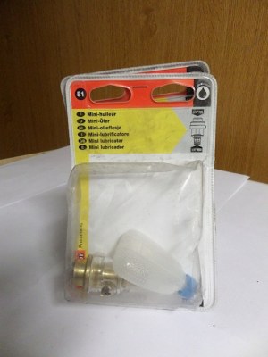 1 Mini-huileur + Burette Mecafer 153154