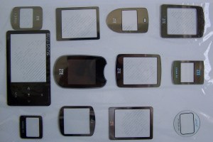 Production de lentilles électroniques en verre trempé