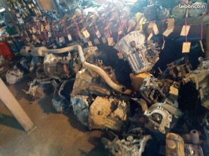 Stock de pièces détachées d'occasion automobile