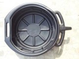Oil pan with handle