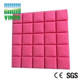 Plaid modèle acoustique panneau de mousse dans la salle de réunion