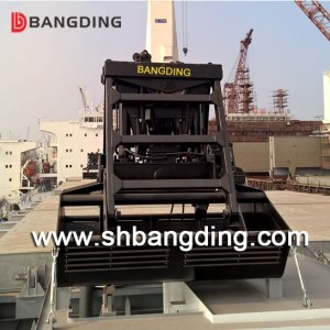 Wireless remote control clamshell hydraulic grab bucket