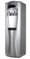 Standing hot and cold water dispenser with 3 taps