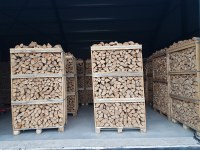 Bois de chauffage sec et granulés de bois en vrac à vendre