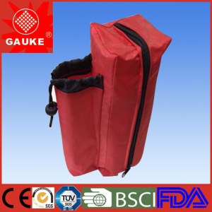 Trousse de secours avec l'extincteur 23