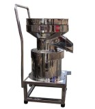 Vibrating filter for liquid