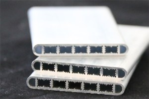 Tube en aluminium de forme d'harmonica pour des pièces d'automobile