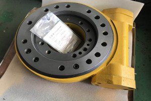 SE9 Helical Tooth Slewing Drive