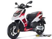 TOUTES PIECES MOTEUR CACHE CARENAGE SCOOTER APRILIA 50 SR