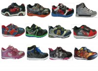 Déstockage de baskets sous licence pour enfants