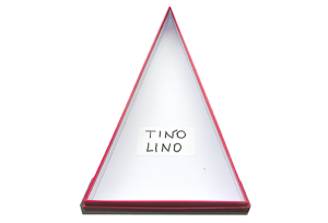 BOITE CARTON TRIANGULAIRE ROUGE