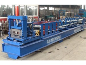 Fast changeable C purlin machine