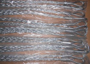 Split wire mesh grip
