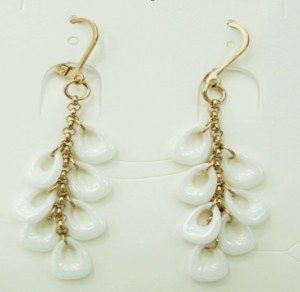 Ceramic and stainless steel earring