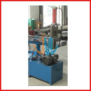 A dual hydraulic automatic screen changer