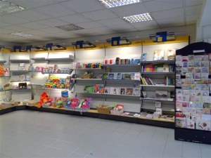 Lot de papeterie, jouets, scolaire…