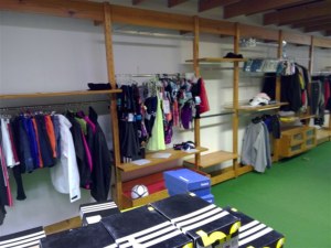 Lot de vêtement et chaussure de sport de marque