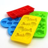 2017 Popular dog bone shape or other different Shape silicone ice cube tray
