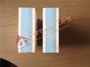 Sandwich panel house