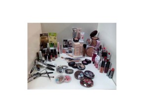 VENTE LOT COSMETIQUES DEBORA