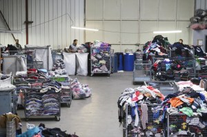 OFFRE FRIPERIE DE QUALITE ET STOCKS DE VETEMENTS NEUFS