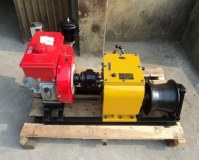 Construction equipment cable winch, engine winch
