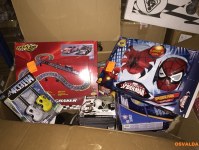 Client retourne jouets et produits pour bébé charge