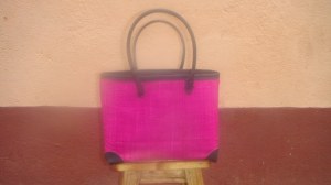 VENTE DE PANIERS ET SACS EN RABANE EN EN RAPHIA