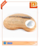 Lovely 3-piece cheese set with heart-shaped chopping board