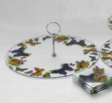 Single-deck glass food holder with colorful pattern
