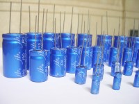 Condensateurs électrolytiques en aluminium