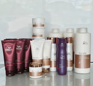 Lot de produits capillaires Wella et SP.
