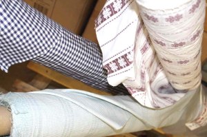 L098 2 Rouleaux de Tissu Tapissier