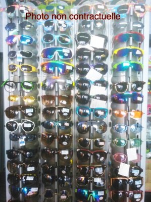 L219 - 100 Lunettes de SOLEIL divers modèles