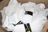 L443 - 100 Paires de Chaussettes Blanches
