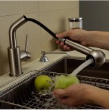 Brass conception simple chaude et froide Pull Out brossé robinet de cuisine TP0578