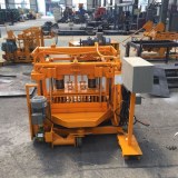 Machine pondeuse parpaing