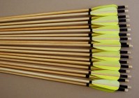 Wood arrows with mixed colors,plastic arrowheads or metallic arrowheads