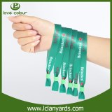 Personnalisé textile tissu concert bracelet avec un design sans logo