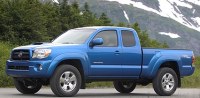 The sealing strip of front wind shield (Toyota Tacoma Pickup 2D Standard Cab 05-08)