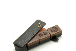 Leather USB flash drive